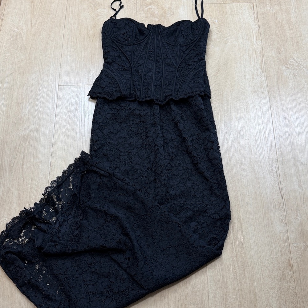 House of CB solaine Black lace Corset maxi dress, SIZE LARGE - Picture 4 of 8